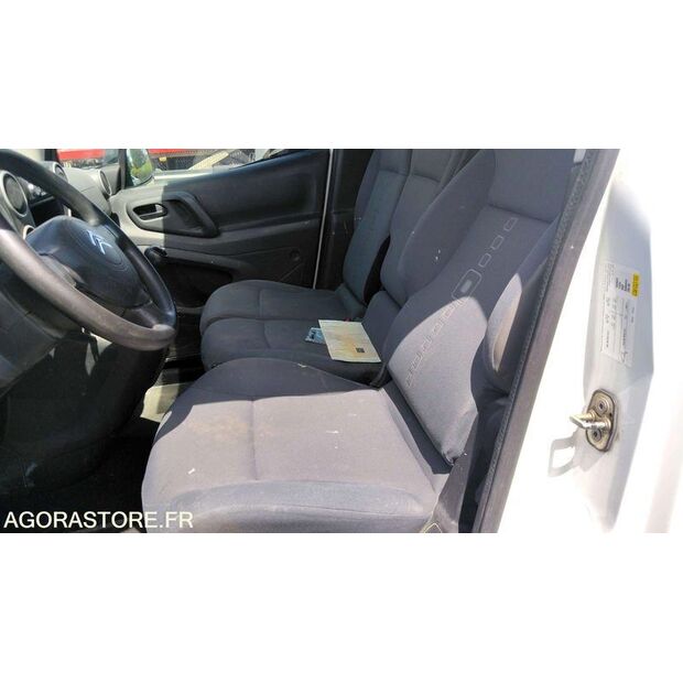 2016 Citroen BERLINGO-47933398
