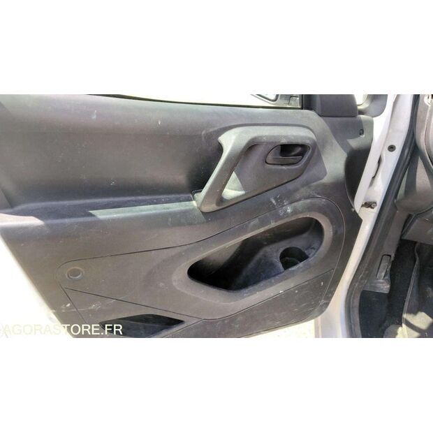 2016 Citroen BERLINGO-47933438