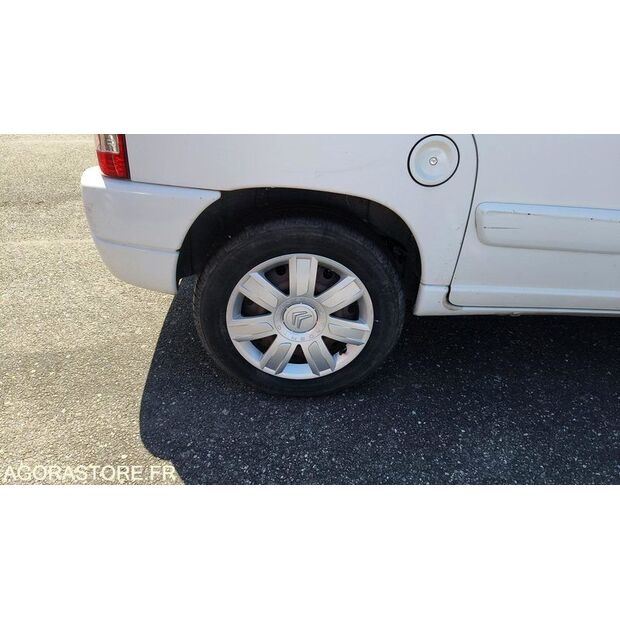 2005 سيتروين BERLINGO-47933755
