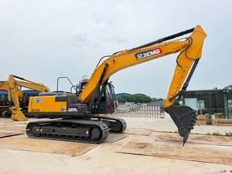 صورة ل حفارات 2022 اكس سي ام جي XE215DA