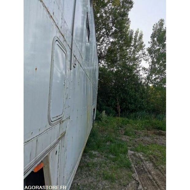 1982 Trouillet-47952083