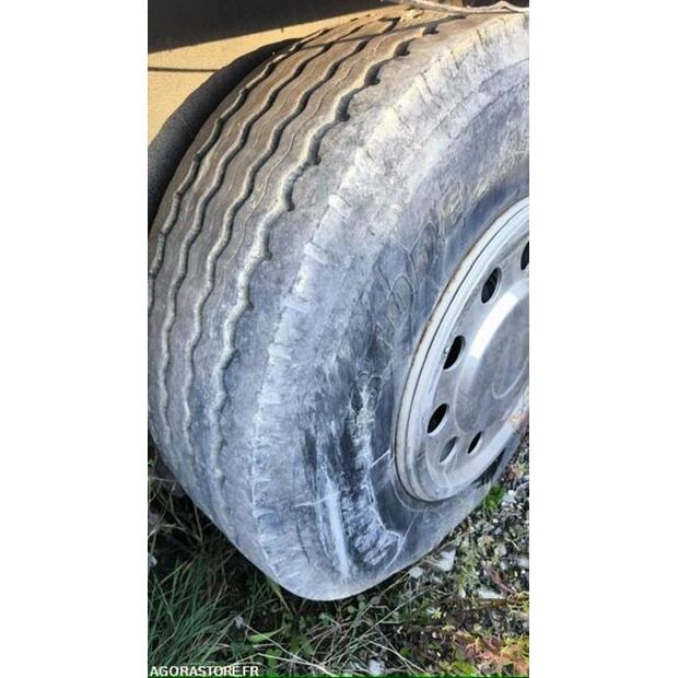 1982 Trouillet-47952102