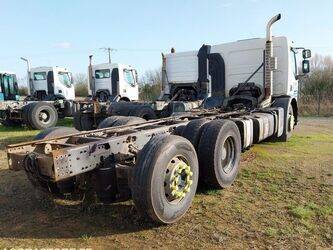 2009-renault-premium-1464530-47952224