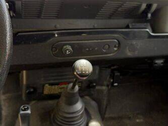 2001-land-rover-defender-1464535-47952348