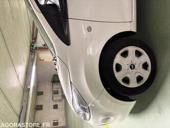 2011-ford-ka-47952609
