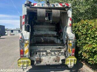 2012-renault-premium-1464557-47952891