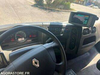 2012-renault-premium-1464557-47952898