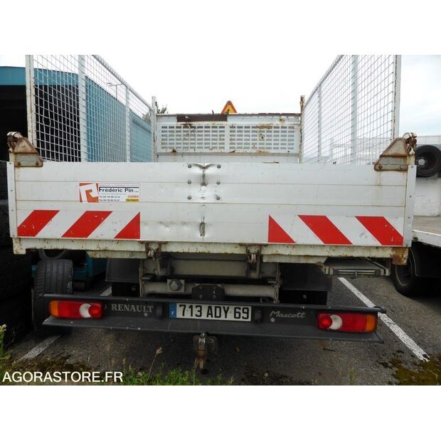 2005 Renault Mascott-47952916