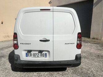 2016-peugeot-partner-1464559-47952936