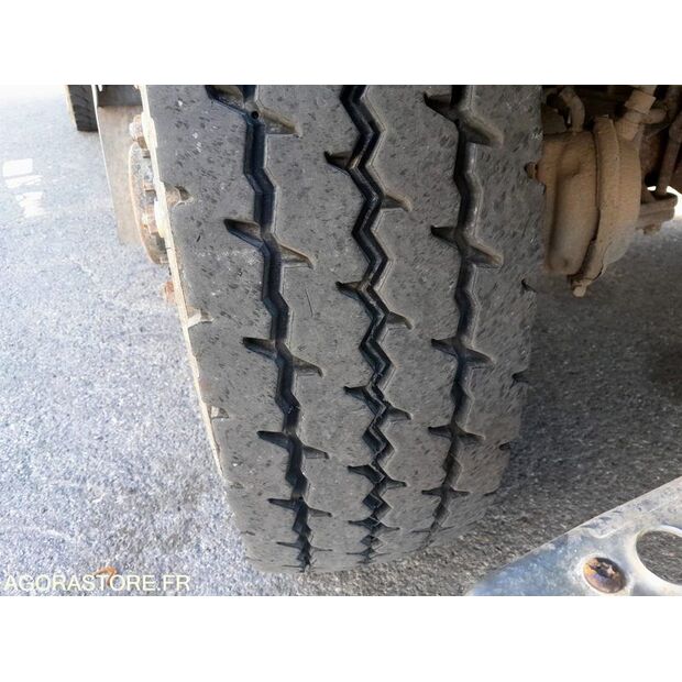 2004 رينو Midlum-47953118