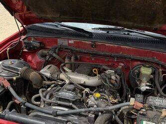 2001-toyota-hilux-1464570-47953250