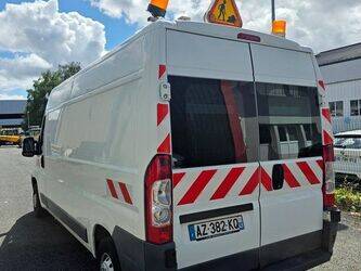2010-peugeot-boxer-1464580-47953478