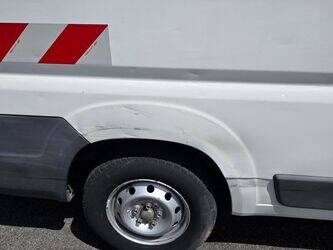 2010-peugeot-boxer-1464580-47953480