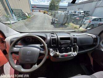 2010-peugeot-boxer-1464580-47953482