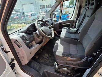 2010-peugeot-boxer-1464580-47953483