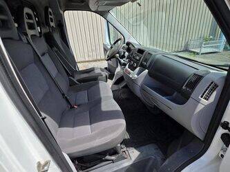 2010-peugeot-boxer-1464580-47953486