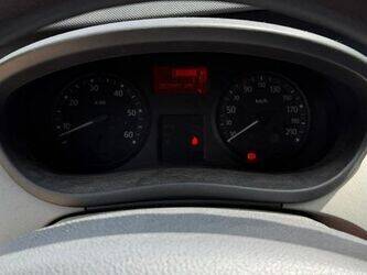 2013-renault-trafic-1464584-47953594