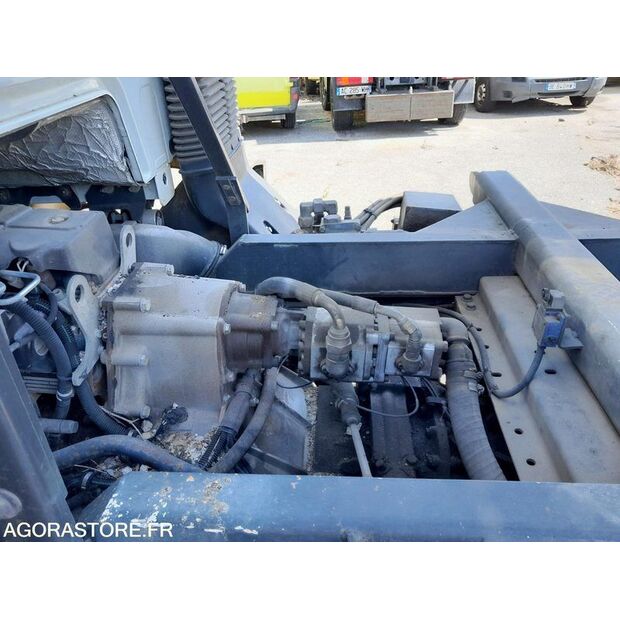 2004 رينو Midlum-47953688