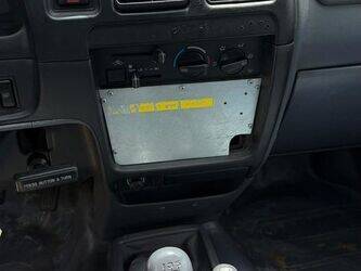 2001-toyota-hilux-1464588-47953751