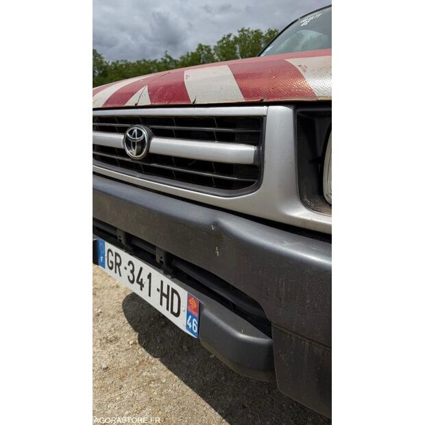 2001 تويوتا Hilux-47953752