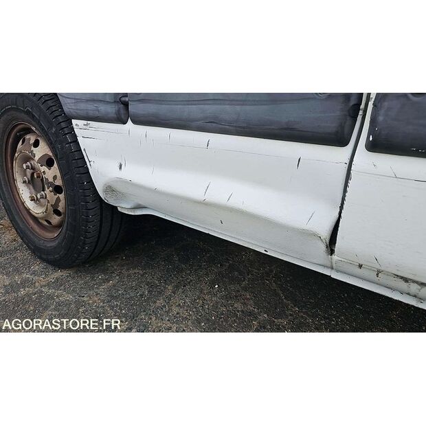 2003 Renault Master-47953802