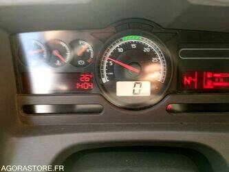 2012-renault-premium-1464597-47953992