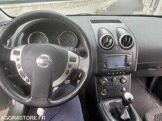 2009-nissan-qashqai-1464604-47954205