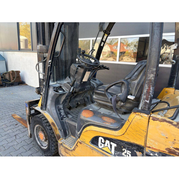 2011 Caterpillar GP25N-47956923
