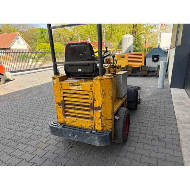 2004 Knikmops 90-47957024