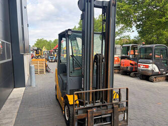 2011-jungheinrich-dfg-425s-1464665-47957138