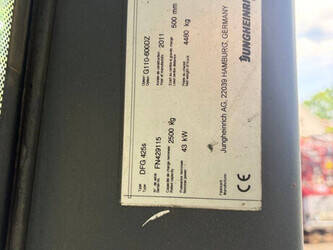 2011-jungheinrich-dfg-425s-1464665-47957139
