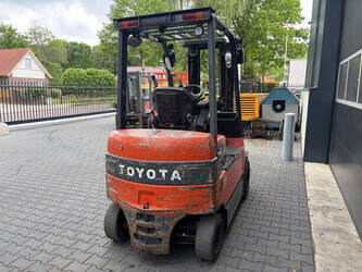 2009-toyota-7fbmf25-1464667-47957169
