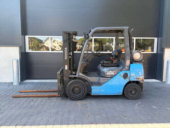 2020-toyota-06-8fg25f-47957459