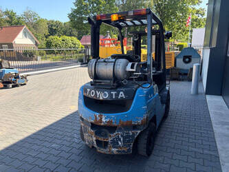 2020-toyota-06-8fg25f-47957461