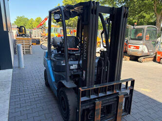 2020-toyota-06-8fg25f-47957463