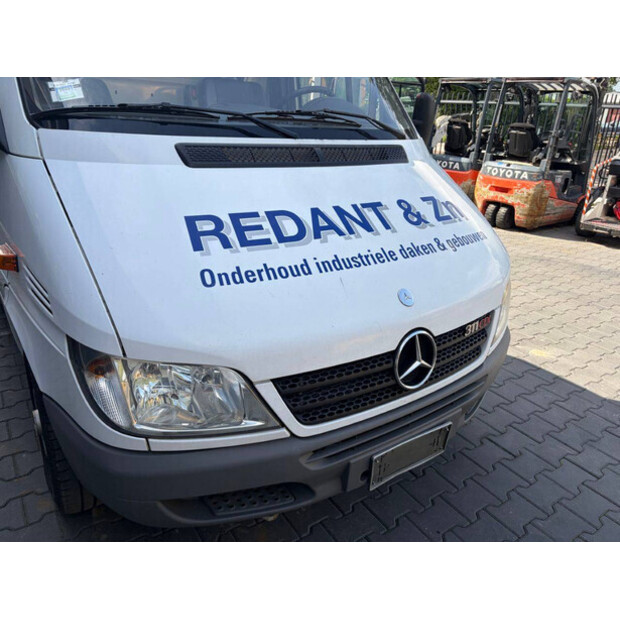 2005 Mercedes-Benz 311CDI-47957834