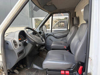 2005-mercedes-benz-311cdi-47957845