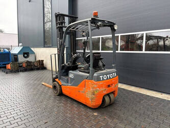 2016-toyota-8fbe20t-1464723-47958003