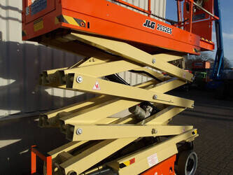 2020-jlg-2032es-1464768-47958733