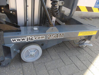 2015-jlg-25am-1464771-47958759