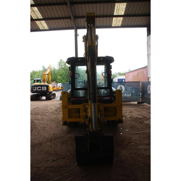 2017 New Holland B80B-SS-47959100