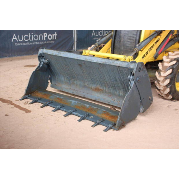 2017 New Holland B80B-SS-47959105