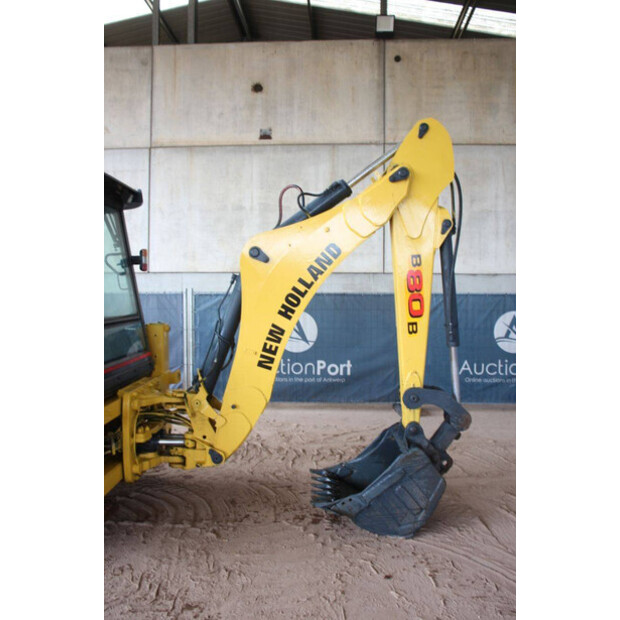2017 New Holland B80B-SS-47959116