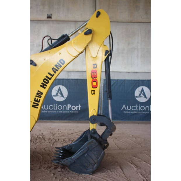 2017 New Holland B80B-SS-47959117
