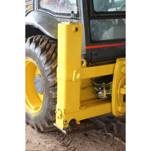 2017 New Holland B80B-SS-47959120