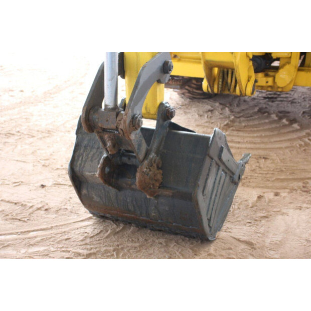 2017 New Holland B80B-SS-47959123