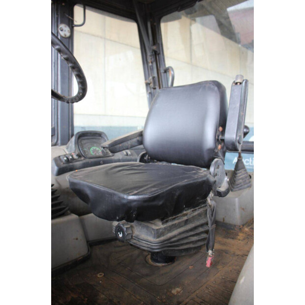2017 New Holland B80B-SS-47959128
