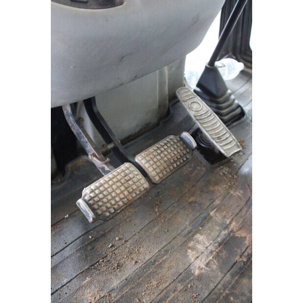 2017 New Holland B80B-SS-47959129