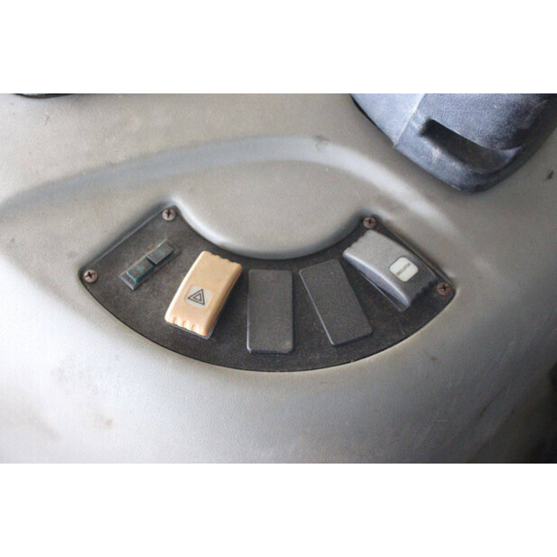 2017 New Holland B80B-SS-47959131