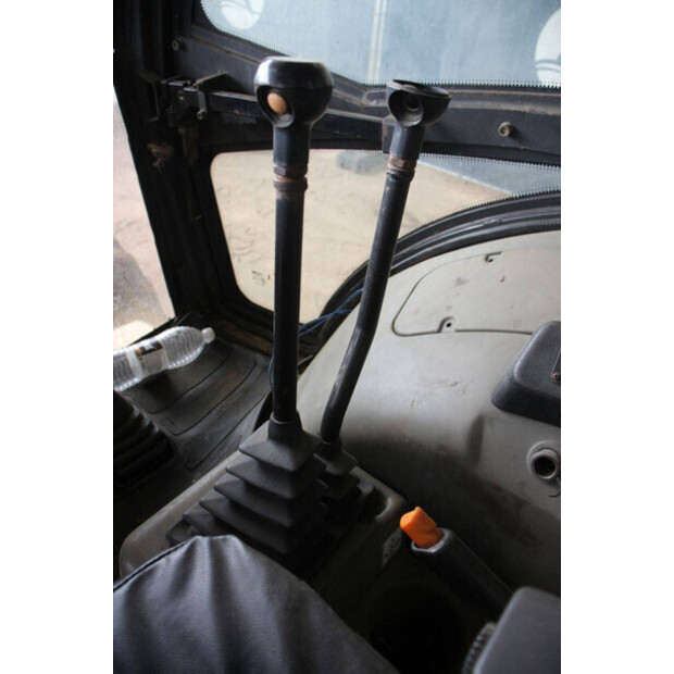2017 New Holland B80B-SS-47959133
